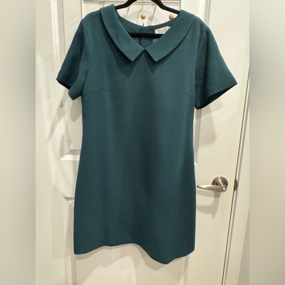 Emerald Green Mini Sheath Dress with Peter Pan Collar and Pearl Button Back
